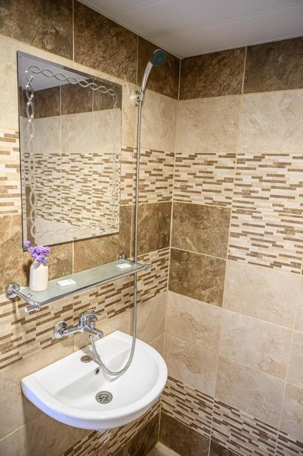 ספרבה בניה Medi Guest House מראה חיצוני תמונה